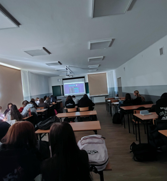 Lekcja z ekonomią – interdyscyplinarna edukacja o cyberbezpieczeństwie